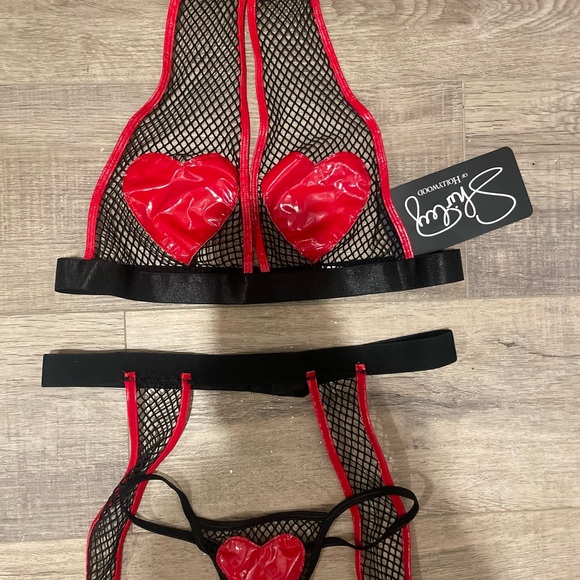 NWT STOP MY BEATING HEART FISHNET BRA SET IN RED & BLACK - Picture 4 of 5